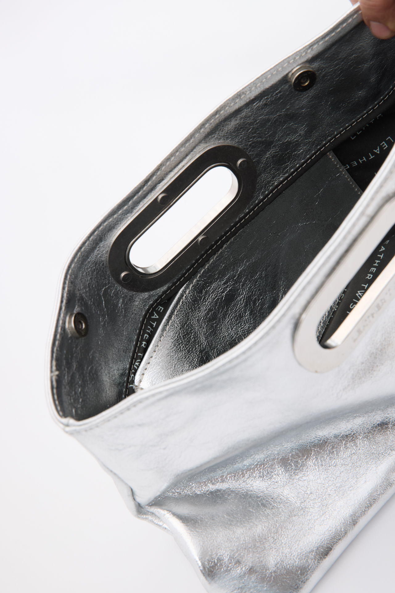 Leather_twist_bags-216